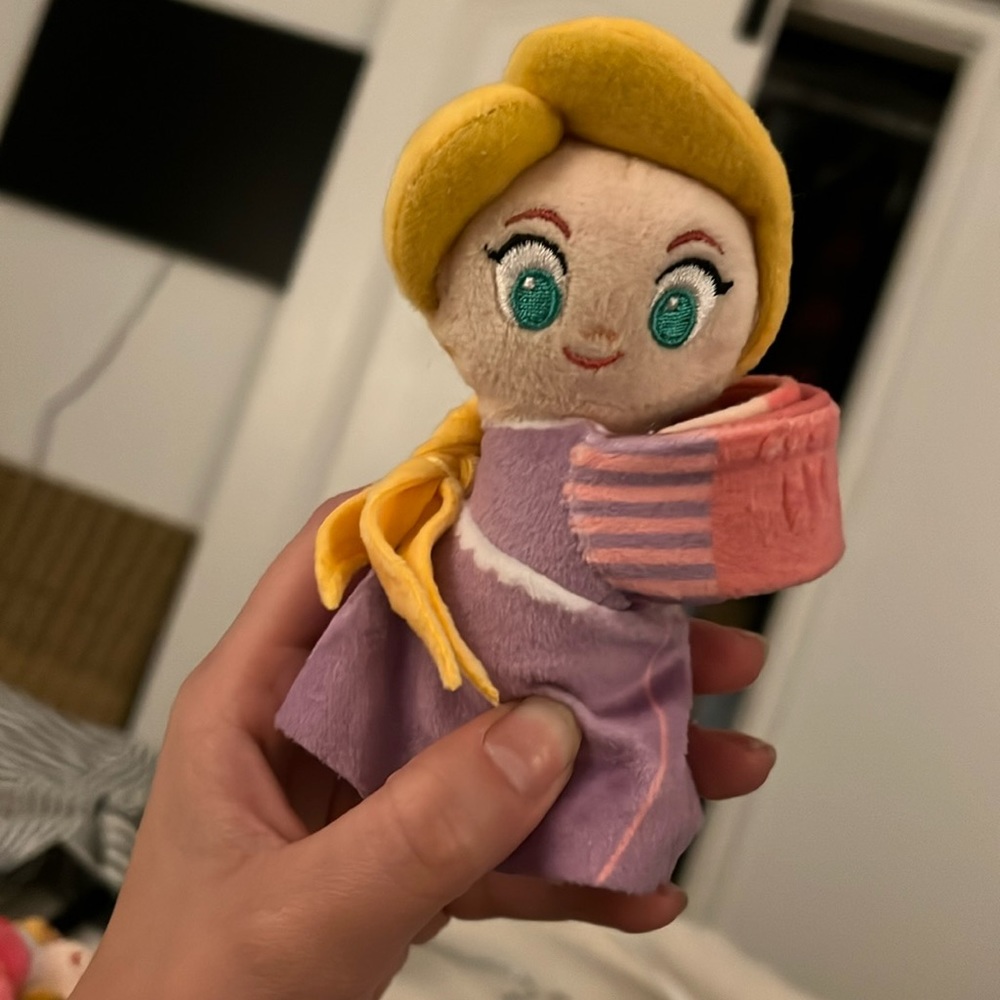 Rapunzel cutie cuff